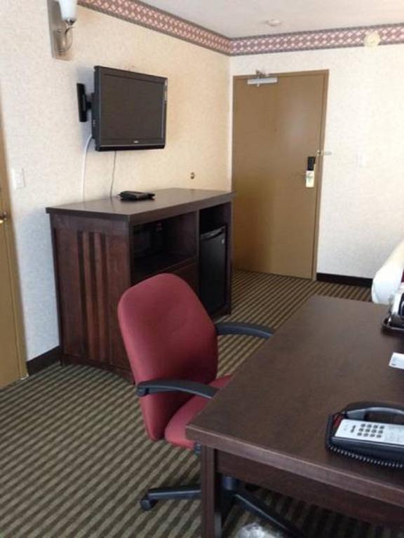 מלון Ramada By Wyndham אבוטספורד מראה חיצוני תמונה