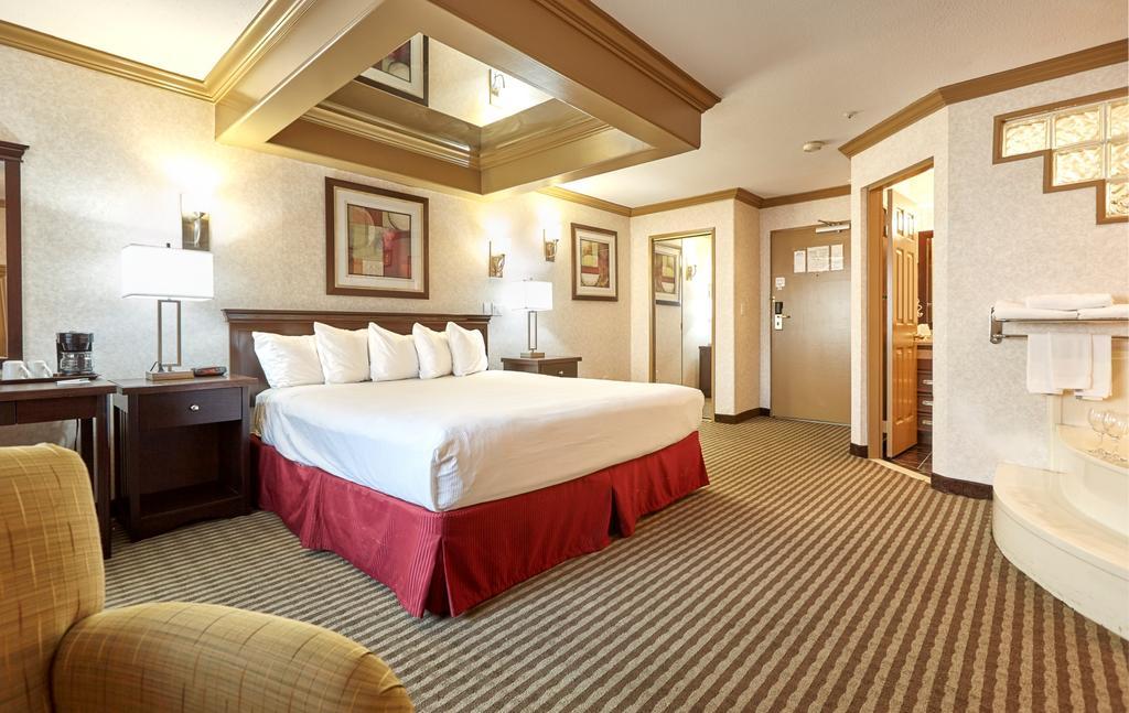 מלון Ramada By Wyndham אבוטספורד מראה חיצוני תמונה