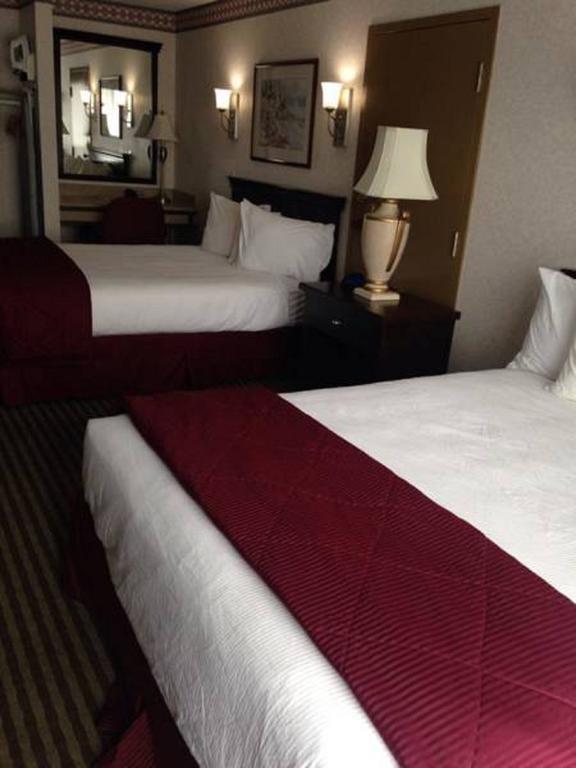 מלון Ramada By Wyndham אבוטספורד מראה חיצוני תמונה