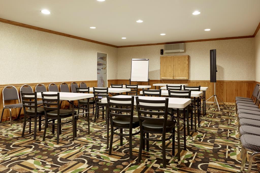 מלון Ramada By Wyndham אבוטספורד מראה חיצוני תמונה