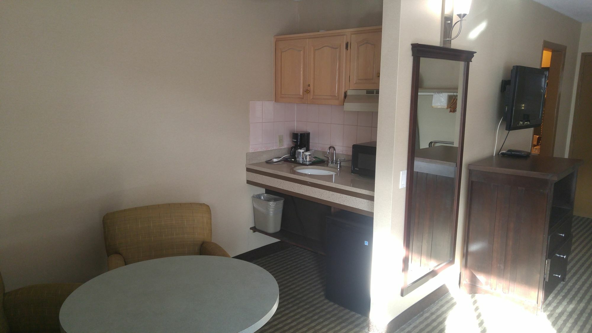 מלון Ramada By Wyndham אבוטספורד מראה חיצוני תמונה