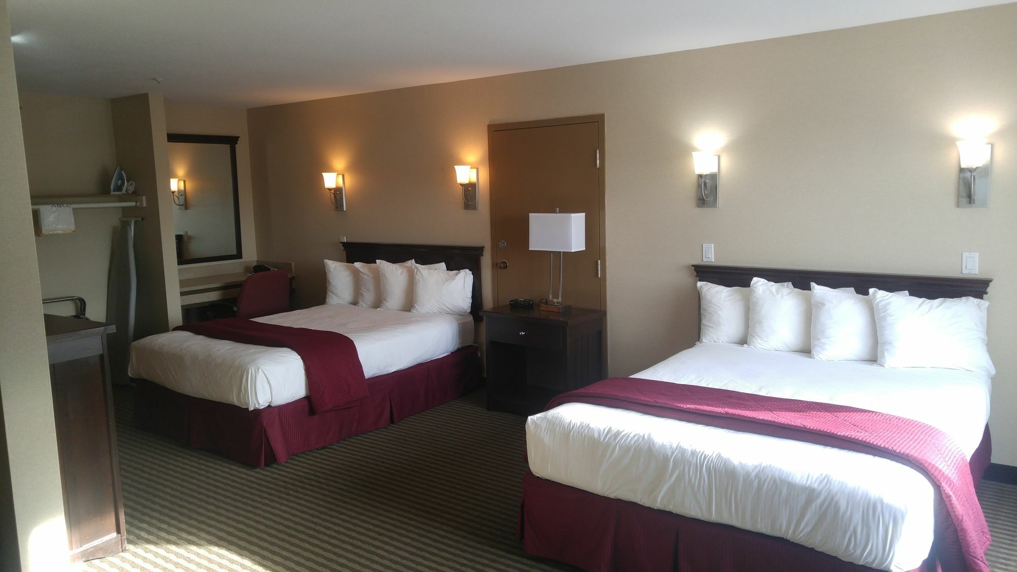 מלון Ramada By Wyndham אבוטספורד מראה חיצוני תמונה